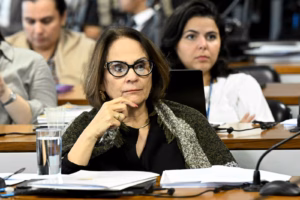 Damares destina R$ 2,4 milhões a entidades sociais do DF