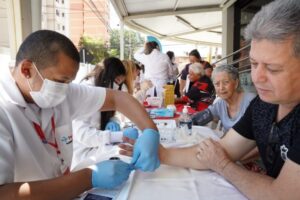 Sábado da saúde: Novembro Azul do Diabetes faz mutirão na Praça Cívica