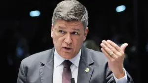 Senado tenta reduzir pena de Bolsonaro