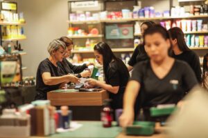 Fecomércio-DF: fim de ano deve criar 3,8 mil vagas