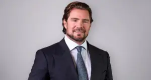 TRF-1 concede liberdade a banqueiro do Master com tornozeleira