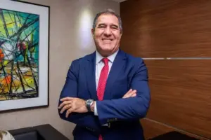 Traição no balcão: setor farma se revolta com deputado Gastão