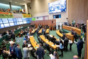 CLDF aprova orçamento de R$ 74,4 bi para 2026