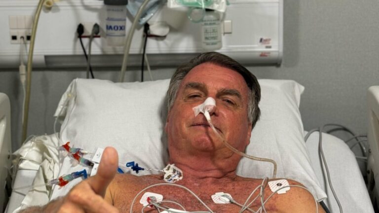 Cirurgia de Bolsonaro é concluída com sucesso em Brasília