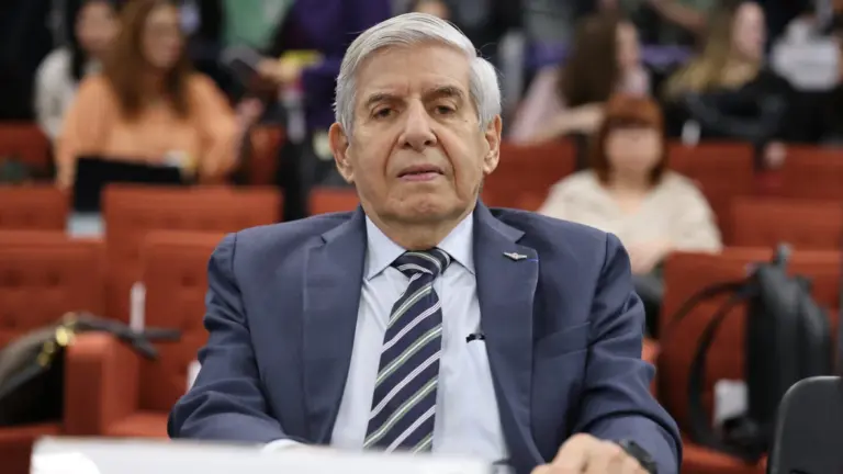 Farda, tornozeleira e alzheimer