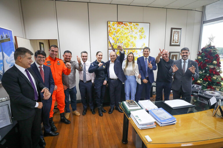 Forças de segurança agradecem a governador Ibaneis Rocha o reajuste salarial