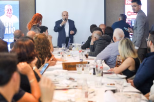 Ibaneis transforma Vicente Pires e recebe homenagem