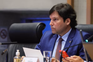 Sancionada lei que obriga apps de transporte a garantir acessibilidade para cadeirantes