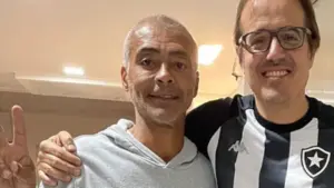 Romário se licencia do Senado e abre espaço para suplente do PL no Rio