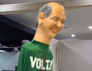 Arrudão inflável, justiça real