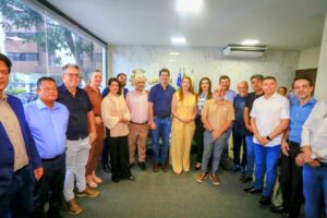 Daniel Vilela se reúne com vereadores de Anápolis e reforça parceria institucional