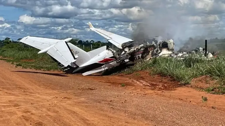Avião com deputado faz pouso forçado em RO; ninguém se fere