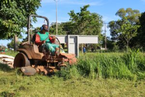 Novacap realiza megaoperação de roçagem em Ceilândia