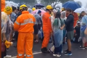 Raio atinge ato pró-Bolsonaro em Brasília e deixa 47 hospitalizados